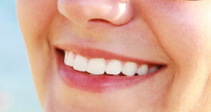 whiten-teeth-naturally-1024x692